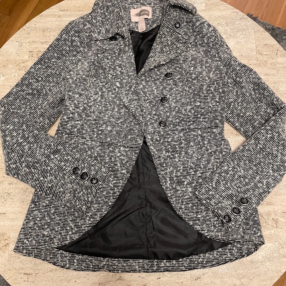 Forever 21 Black and White Textured High-Low Blazer